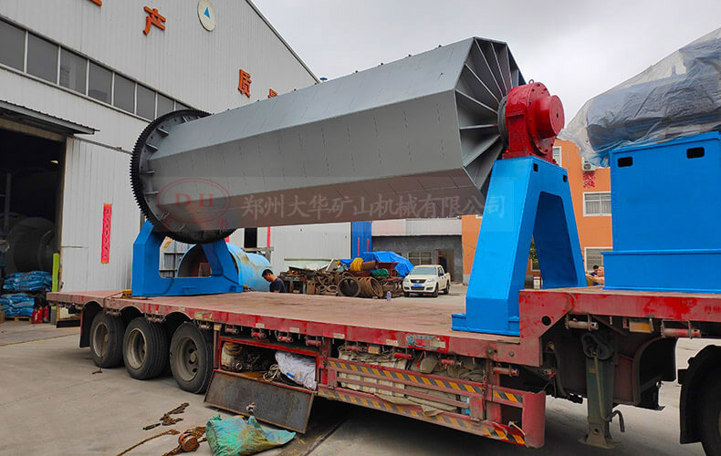 4臺六角滾筒拋光機(jī)裝車發(fā)往南陽